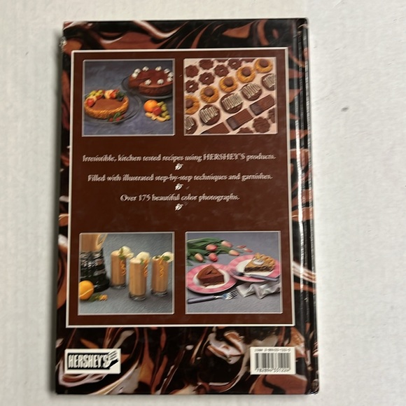 Hershey’s chocolate lovers cookbook - Picture 2 of 3